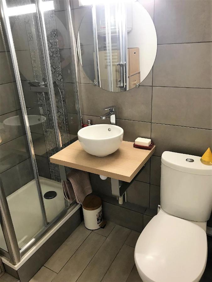 Cabourg - Bel Appartement Lumineux Avec Balcon Dans Residence Privee Luaran gambar